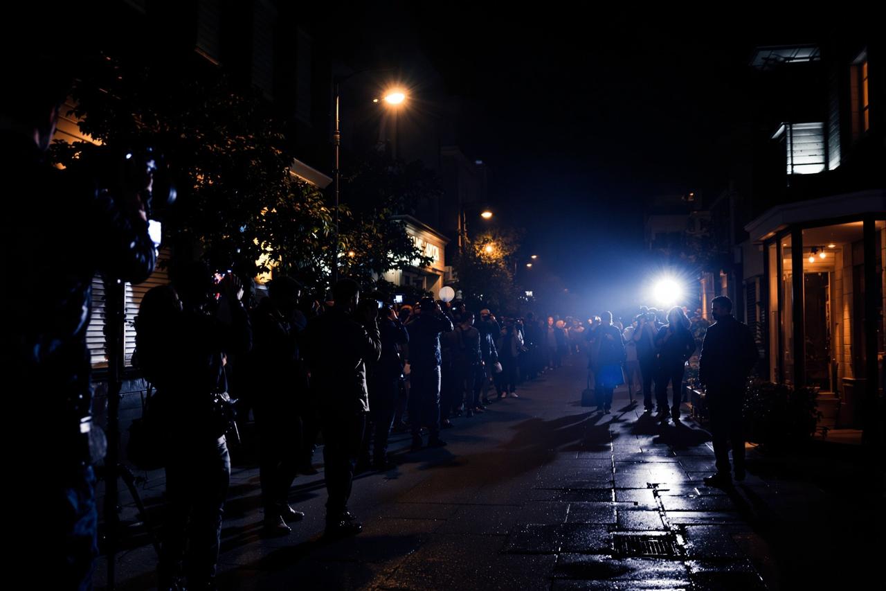 某顶流明星被曝私下行为不检点，多名知情人士爆料细节震惊网友